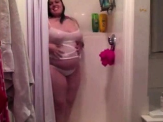Wondrous  plus-size unclothing in the douche - CassianoBR