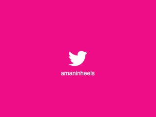 Amaninhigh-heeled shoes Stripper high-heeled shoes predominate Parked trucks