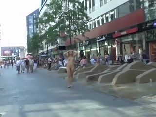 Izzy naked In Leipzig - Outdoor Solo
