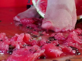 Kneeing watermelon with nylon soles