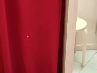 'blowjob in the fitting bedroom of the shop next to the security guard! Public sex'